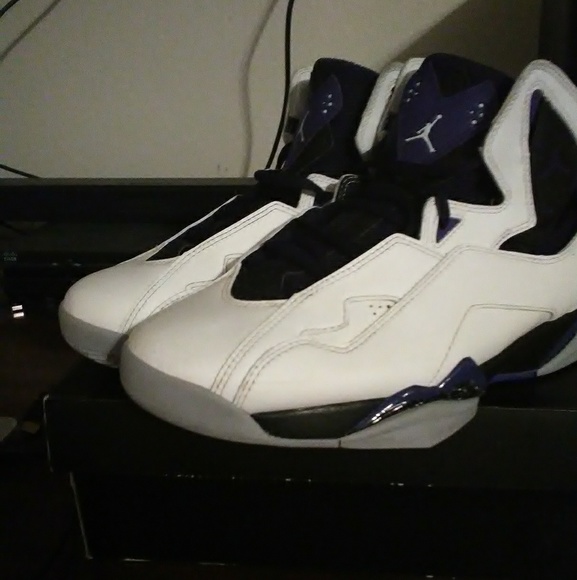 Jordan True Flights - Picture 2 of 3